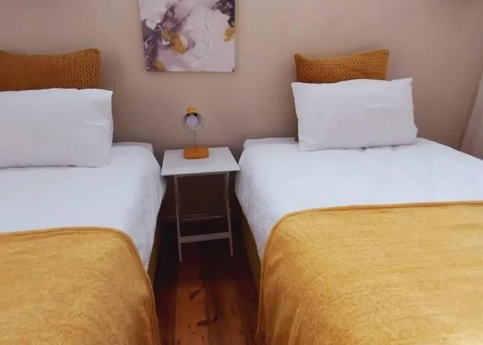 Spacious 1 Bedroom, Self Catering Apartment In Glenwood, Durban